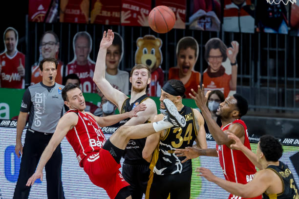 绝扎加尔斯 绝扎加尔斯