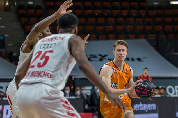 熟悉的名字 熟悉的名字